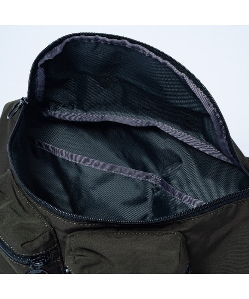 BEAMS DESIGN(ビームス デザイン)の「BEAMSDESIGN(ビームスデザイン)Always ボディバッグ(ボディバッグ/ウエストポーチ・メンズ・ブルー/チャコールグレー/ブラック/カーキ・FREE)」の7枚目の写真