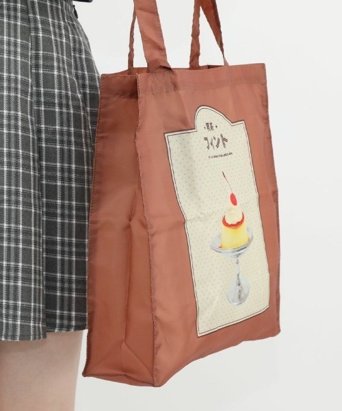 F i.n.t(フィント)の「レトロプリンプリントサスティナブルエコバッグ/SweetsCollection/fint フィント(エコバッグ/サブバッグ・レディース・ブラウン・FREE)」の4枚目の写真