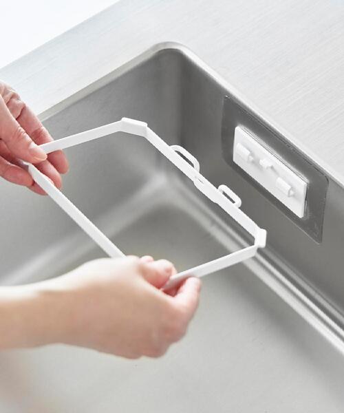 one'sterrace（ワンズテラス）の「tower タワー フィルムフック折りたためる水切りネットホルダー（掃除グッズ・レディース・ホワイト系9・01）」の12枚目の写真