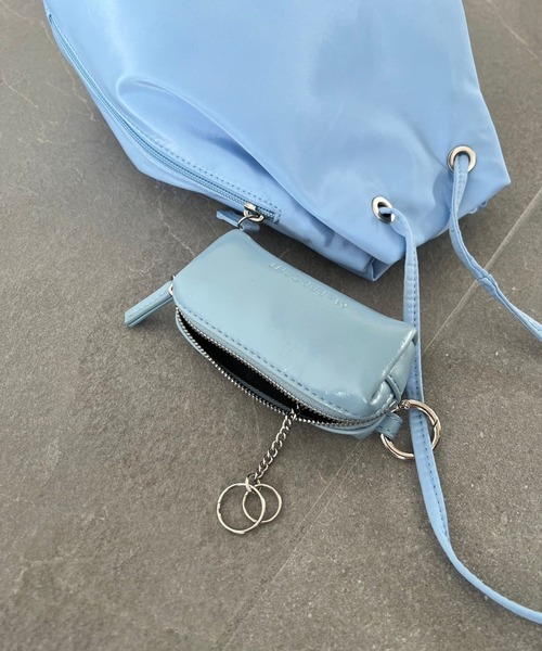 Me%（ミィパーセント）の「カスタムマルチポーチ 241957（ポーチ・レディース・グレー/ブラック/レッド/ブルー系その他・FREE）」の6枚目の写真