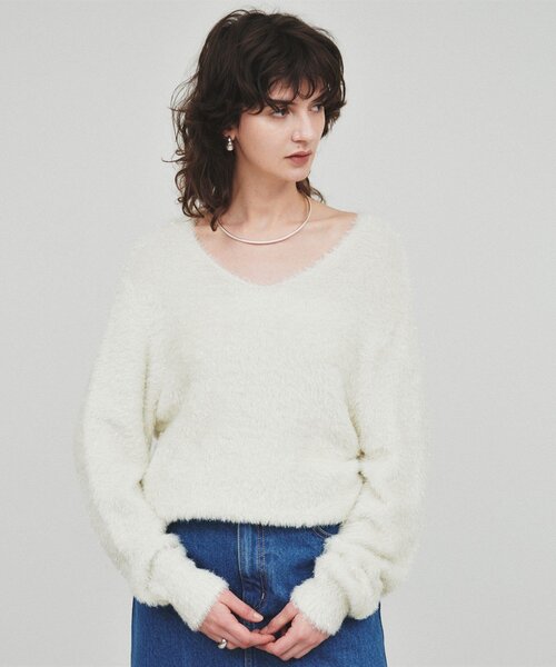 cloenc(クロエンス)の「◆【手洗い可/柔らかニット】ラメシャギーVネックニットプルオーバー(ニット/セーター・レディース・サンドベージュ/オリーブ/アイボリー・02)」の4枚目の写真