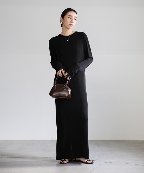 select MOCA(セレクトモカ)の「シャイニーナローワンピース(ワンピース・レディース・グレイッシュベージュ/ブラック・MEDIUM/LARGE)」の1枚目の写真