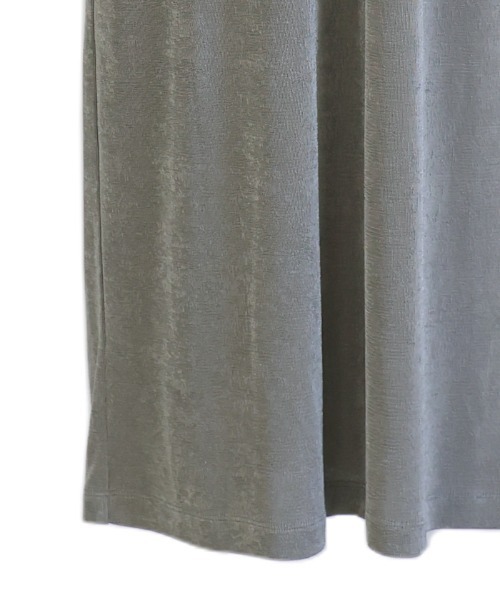 select MOCA(セレクトモカ)の「シャイニーナローワンピース(ワンピース・レディース・グレイッシュベージュ/ブラック・MEDIUM/LARGE)」の17枚目の写真
