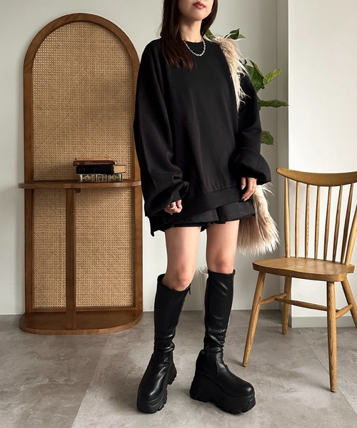 apres jour mignon(アプレジュールミニョン)の「スーパー袖ボリューム裏起毛スウェット【ZOZOTOWN限定アイテム】(スウェット・レディース・ブラック/グレー/ボルドー/ライトベージュ・X-LARGE/フリー)」の13枚目の写真