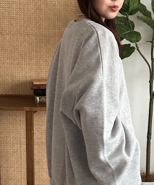 apres jour mignon(アプレジュールミニョン)の「スーパー袖ボリューム裏起毛スウェット【ZOZOTOWN限定アイテム】(スウェット・レディース・ブラック/グレー/ボルドー/ライトベージュ・X-LARGE/フリー)」の18枚目の写真