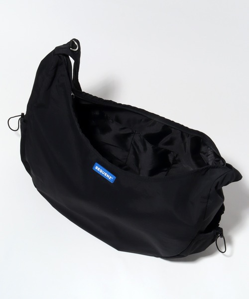 SEQUENZ（シークエンズ）の「【SEQUENZ/シークエンズ】TECH ROUND SHOULDER BAG / テック ラウンドショルダーバッグ（ショルダーバッグ・メンズ・アイボリー/ブラック・FREE）」の17枚目の写真