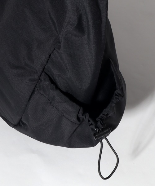 SEQUENZ（シークエンズ）の「【SEQUENZ/シークエンズ】TECH ROUND SHOULDER BAG / テック ラウンドショルダーバッグ（ショルダーバッグ・メンズ・アイボリー/ブラック・FREE）」の19枚目の写真