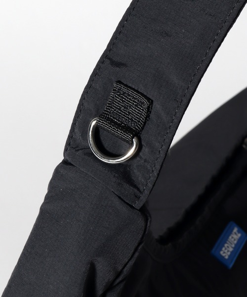 SEQUENZ（シークエンズ）の「【SEQUENZ/シークエンズ】TECH ROUND SHOULDER BAG / テック ラウンドショルダーバッグ（ショルダーバッグ・メンズ・アイボリー/ブラック・FREE）」の20枚目の写真