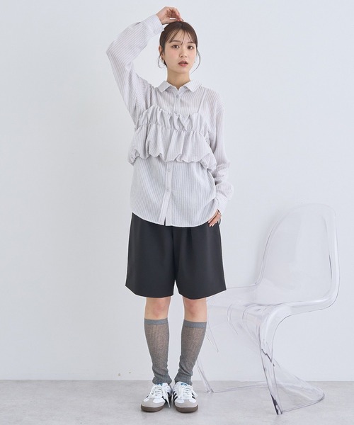 earth music&ecology(アースミュージックアンドエコロジー)の「SET2点起毛ストライプシャツ+バルーンビスチェ(シャツ/ブラウス・レディース・ピンク/ライトグレー/ブルー/オフホワイト・FREE)」の8枚目の写真