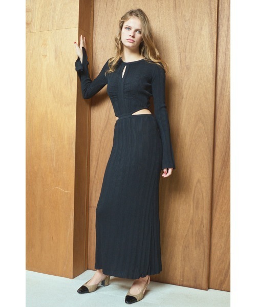 Estella.K(エステラケー)の「Alessia Knit Dress カットアウトランダムリブニットドレス(ワンピース・レディース・ライトグレー/ブラック/ブラウン系/モーブ系・FREE)」の5枚目の写真