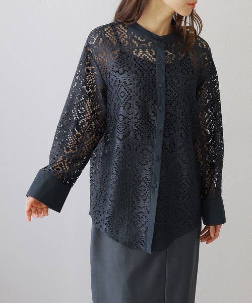Lace Ladies(レースレディース)の「バンドカラー 総レース 長袖 フレア ブラウス(シャツ/ブラウス・レディース・チャコールグレー/ホワイト/ブラック/アイボリー・FREE/S)」の4枚目の写真