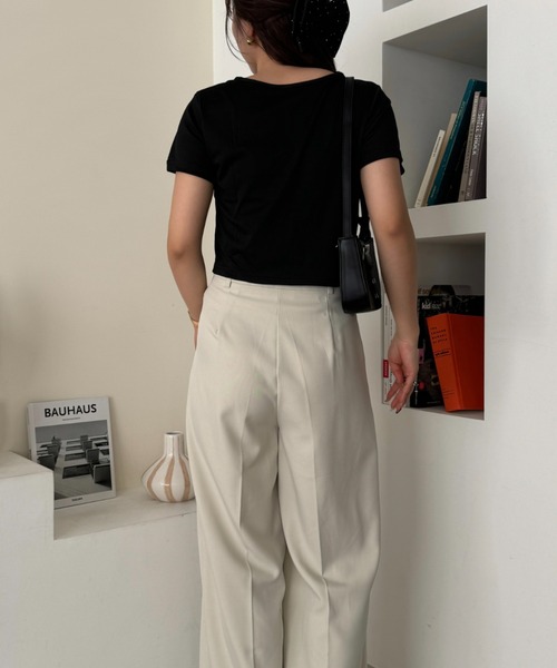 efill（エフィル）の「クロス ネック ストラップ トップス（Tシャツ/カットソー・レディース・ブラック・FREE）」の14枚目の写真