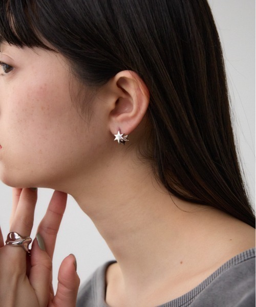AZUL by moussy（アズールバイマウジー）の「アスタリスクプチピアス（ピアス（両耳用）・レディース・シルバー/ゴールド系その他・FREE）」の2枚目の写真
