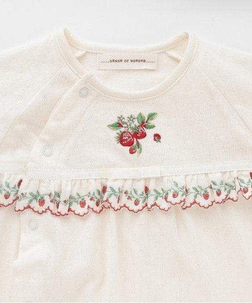 sense of wonder(センスオブワンダー)の「【オーガニック】野イチゴシシュウ2WAYオール(ロンパース・キッズ・ホワイト系・50-70cm)」の7枚目の写真