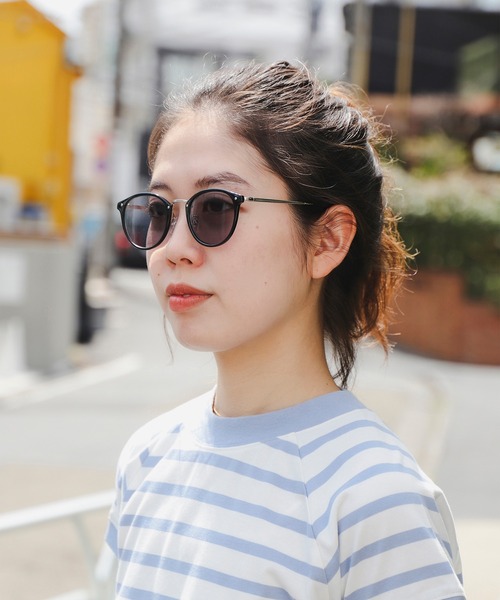 B:MING by BEAMS(ビーミングバイビームス)の「ボストン カラー グラス 25SS(サングラス・レディース・ブラウン/ブラック/グレー・ONE SIZE)」の2枚目の写真