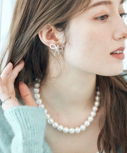 Jolie Toujours(ジョリトゥジュール)の「パール×メタルリボンピアス(ピアス(両耳用)・レディース・シルバー/ゴールド・FREE)」の8枚目の写真