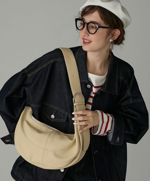 BONLECILL Marche(ボンルシールマルシェ)の「【BONLECILL Marche】ワイドベルトムーンバッグ/ショルダーバッグ(ショルダーバッグ・レディース・キャメル/ブラック/アイボリー・FREE)」の4枚目の写真