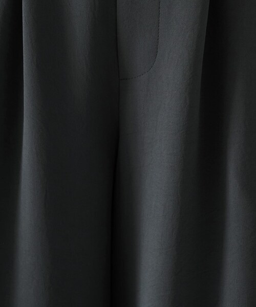 UNTITLED(アンタイトル)の「【セットアップ可/接触冷感/イージーケア】リラクミスト タックワイドパンツ(その他パンツ・レディース・ベージュ/ネイビー/ブラック/チャコールグレー・00/01/02/03/04/42/44/46/48/50)」の6枚目の写真