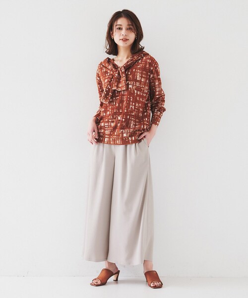 UNTITLED(アンタイトル)の「【セットアップ可/接触冷感/イージーケア】リラクミスト タックワイドパンツ(その他パンツ・レディース・ベージュ/ネイビー/ブラック/チャコールグレー・00/01/02/03/04/42/44/46/48/50)」の16枚目の写真