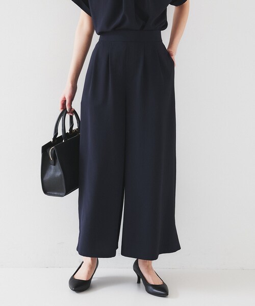 UNTITLED(アンタイトル)の「【セットアップ可/接触冷感/イージーケア】リラクミスト タックワイドパンツ(その他パンツ・レディース・ベージュ/ネイビー/ブラック/チャコールグレー・00/01/02/03/04/42/44/46/48/50)」の18枚目の写真