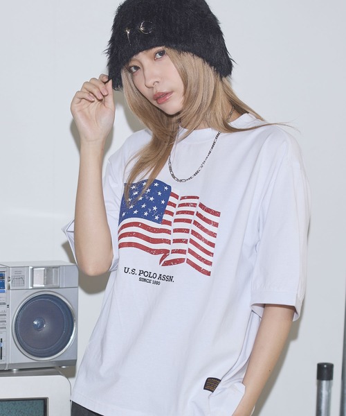 U.S. POLO ASSN.（ユーエスポロアッスン）の「U.S. POLO ASSN. /ユーエスポロアッスン　別注 ヴィンテージ加工天竺グラフィックフラッグTシャツ【UNISEX】（Tシャツ/カットソー・メンズ・ブラック/ワイン/ブラック系/ホワイト・S/M/L/XL）」の3枚目の写真