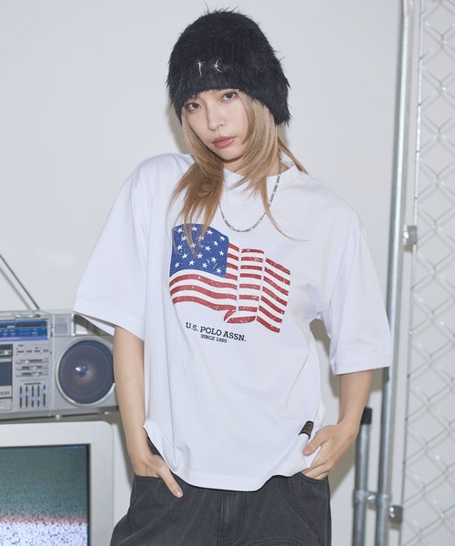 U.S. POLO ASSN.（ユーエスポロアッスン）の「U.S. POLO ASSN. /ユーエスポロアッスン　別注 ヴィンテージ加工天竺グラフィックフラッグTシャツ【UNISEX】（Tシャツ/カットソー・メンズ・ブラック/ワイン/ブラック系/ホワイト・S/M/L/XL）」の7枚目の写真