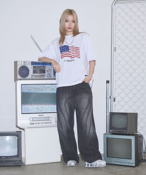 U.S. POLO ASSN.（ユーエスポロアッスン）の「U.S. POLO ASSN. /ユーエスポロアッスン　別注 ヴィンテージ加工天竺グラフィックフラッグTシャツ【UNISEX】（Tシャツ/カットソー・メンズ・ブラック/ワイン/ブラック系/ホワイト・S/M/L/XL）」の14枚目の写真