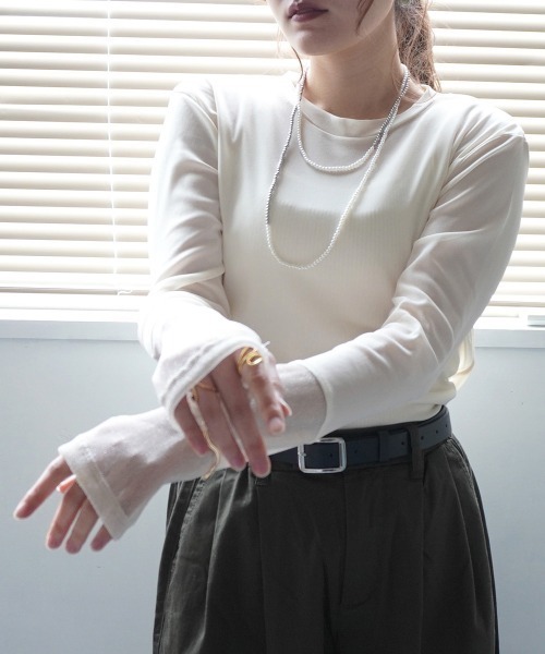 Emma（SELECT LEVERY）（エマ セレクトリベリー）の「袖口シアーラメ切替プルオーバー（Tシャツ/カットソー・レディース・チャコール/ブルー/アイボリー/ブラック・FREE）」の2枚目の写真