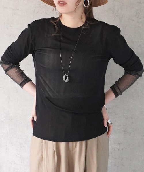 Emma（SELECT LEVERY）（エマ セレクトリベリー）の「袖口シアーラメ切替プルオーバー（Tシャツ/カットソー・レディース・チャコール/ブルー/アイボリー/ブラック・FREE）」の3枚目の写真
