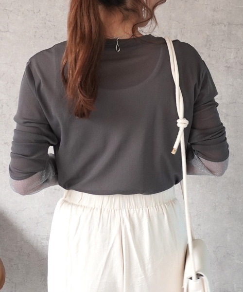Emma（SELECT LEVERY）（エマ セレクトリベリー）の「袖口シアーラメ切替プルオーバー（Tシャツ/カットソー・レディース・チャコール/ブルー/アイボリー/ブラック・FREE）」の11枚目の写真