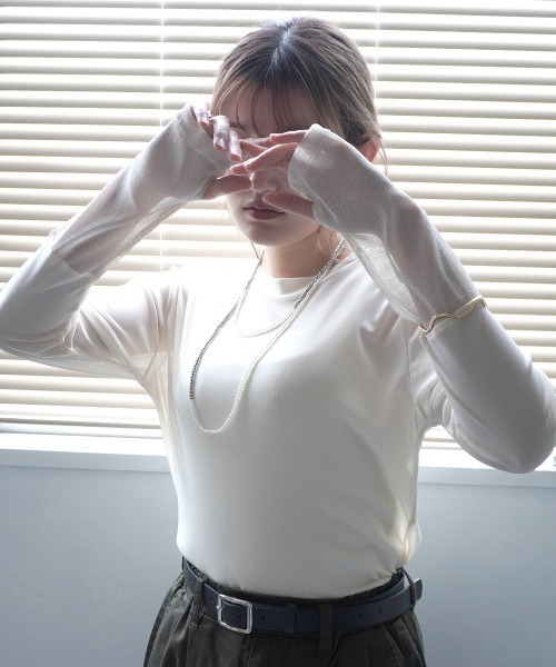 Emma（SELECT LEVERY）（エマ セレクトリベリー）の「袖口シアーラメ切替プルオーバー（Tシャツ/カットソー・レディース・チャコール/ブルー/アイボリー/ブラック・FREE）」の16枚目の写真