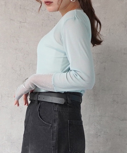 Emma（SELECT LEVERY）（エマ セレクトリベリー）の「袖口シアーラメ切替プルオーバー（Tシャツ/カットソー・レディース・チャコール/ブルー/アイボリー/ブラック・FREE）」の21枚目の写真