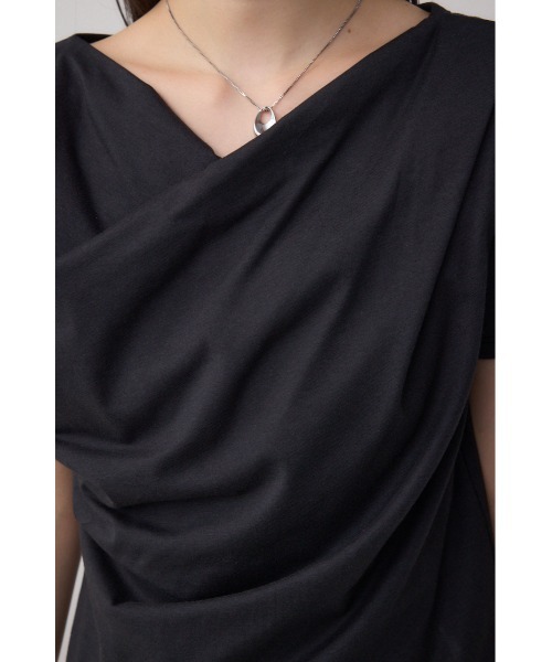 AZUL by moussy（アズールバイマウジー）の「2WAYドレープスムーストップス（Tシャツ/カットソー・レディース・ホワイト/ブラック/ライトピンク/グレイッシュベージュ・FREE）」の22枚目の写真