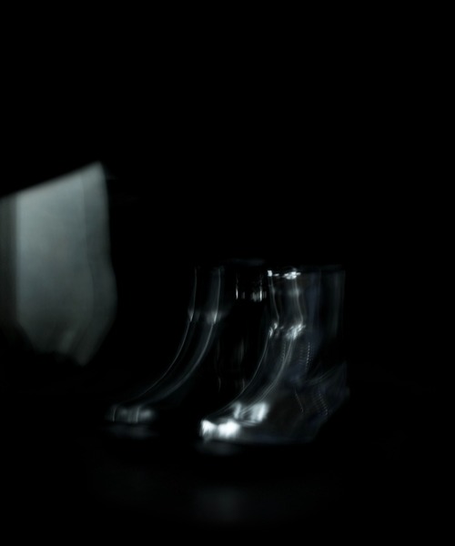 Urig(ウーリッヒ)の「ZWEI GESICHTER SIDE ZIP BOOTS(ブーツ・メンズ・シルバー×ブラック・23/24/25/26/27/28/26.5/27.5/22.5/24.5/23.5/21.5/22/28.5/25.5)」の4枚目の写真