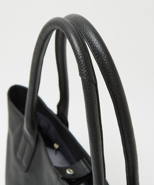 alfredoBANNISTER（アルフレッドバニスター）の「【WEB別注】オープン レザー トートバッグ（トートバッグ・メンズ・ブラック・フリー）」の16枚目の写真