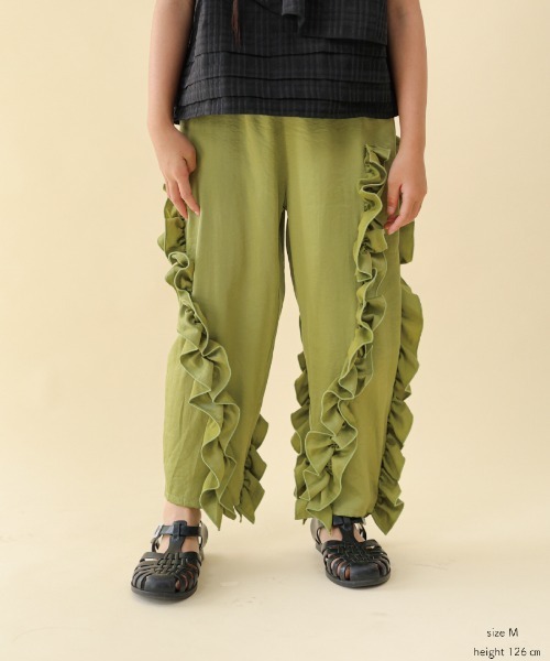 unica(ユニカ)の「アシメフリルパンツ(その他パンツ・キッズ・ライトグリーン/ブラック/ブラウン・S/M/L/XL)」の3枚目の写真