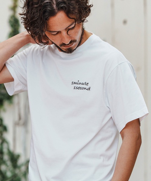 1minute 1second(ワンミニットワンセカンド)の「mt9678-Cursive embroidery combed yarn T-shirt Tシャツ(Tシャツ/カットソー・メンズ・ブラック×グレー/ホワイト系その他/ホワイト×グレー・S/M/L/XL)」の2枚目の写真
