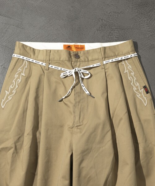 RED KAP(レッドキャップ)の「RED KAP/レッドキャップ 別注 SMU PT-38 2TUCK BAGGY WIDE Western Embroidery TWILL PANTS/刺繍デザイン/バギーパンツ(チノパンツ・メンズ・ベージュ/ブラック・LARGE/MEDIUM)」の4枚目の写真