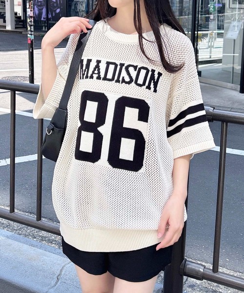 INGNI(イング)の「ナンバーロゴ半袖メッシュニット(ニット/セーター・レディース・ブラック×ホワイト/ホワイト×ブラック・M)」の3枚目の写真