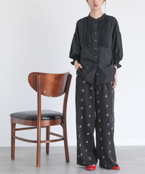 somari imagination（ソマリ イマジネーション）の「『7分袖フリルピンタックブラウス』（シャツ/ブラウス・レディース・ブラック/オフホワイト・1/2）」の19枚目の写真