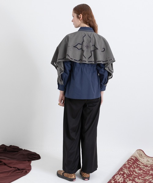 AULA AILA（アウラアイラ）の「エンブロイダリーケープデザインシャツ（テーラードジャケット・レディース・アイボリー/ブラック/グレー・0）」の19枚目の写真