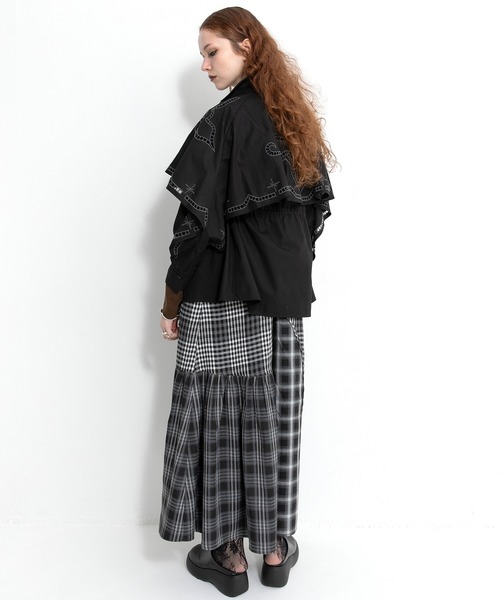 AULA AILA（アウラアイラ）の「エンブロイダリーケープデザインシャツ（テーラードジャケット・レディース・アイボリー/ブラック/グレー・0）」の15枚目の写真