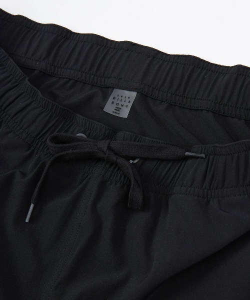 BILLABONG(ビラボン)の「【BILLABONG/ビラボン】25SS SUNSET ARCH BOARDSHORTS/水陸両用ウエストゴム撥水UVストレッチバックプリントロゴボードショーツ・サーフトランクス・バギーショーツ(水着)(水着・レディース・ホワイト/イエロー/ブルー/ブラック・MEDIUM/LARGE)」の13枚目の写真