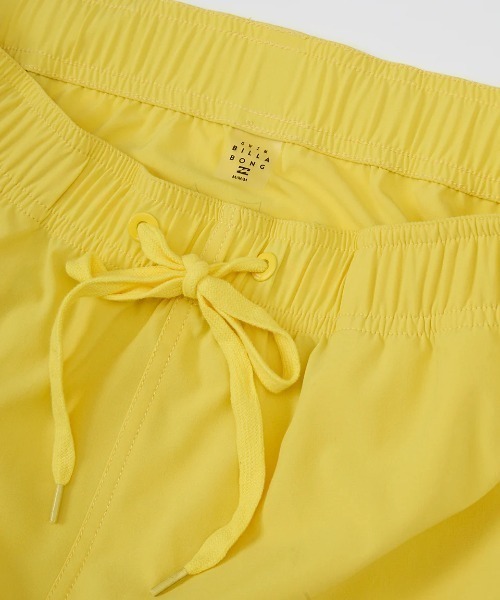 BILLABONG(ビラボン)の「【BILLABONG/ビラボン】25SS SUNSET ARCH BOARDSHORTS/水陸両用ウエストゴム撥水UVストレッチバックプリントロゴボードショーツ・サーフトランクス・バギーショーツ(水着)(水着・レディース・ホワイト/イエロー/ブルー/ブラック・MEDIUM/LARGE)」の7枚目の写真