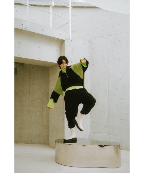 Knuth Marf(クヌースマーフ)の「half zip sweat tops(unisex)(スウェット・レディース・グレー/ブラック/アイボリー・MEDIUM/SMALL)」の11枚目の写真