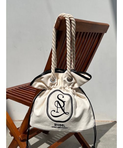 SNIDEL（スナイデル）の「【WEB限定】ロープトートバッグ（トートバッグ・レディース・アイボリー/ブラック/ピンクベージュ/その他・F）」の2枚目の写真