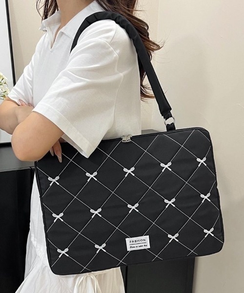 セール】【3色展開】リボン刺繍キルティングPCバッグ（ショルダー