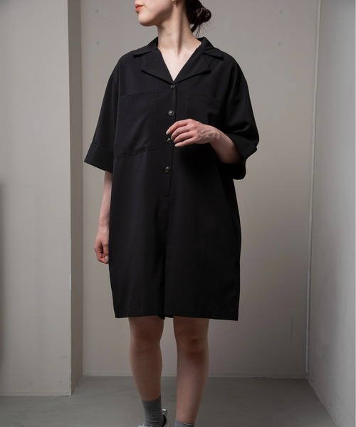 lawgy（ラウジー）の「loose big pocket rompers / ルースビッグポケットロンパース（つなぎ/オールインワン・レディース・ブラック/グレイッシュベージュ・FREE）」の2枚目の写真