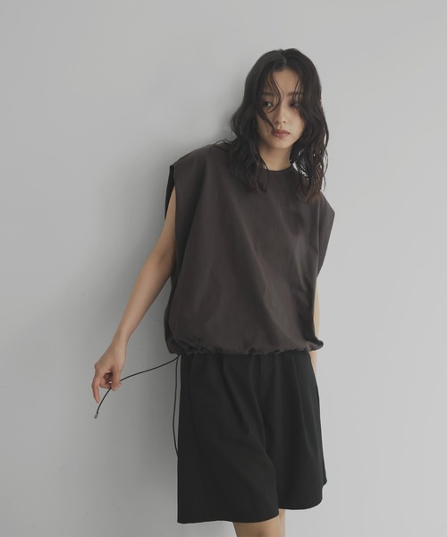 hellam(へラム)の「【販売終了】ドロストショルダータックTシャツ(Tシャツ/カットソー・レディース・チャコール/ブラウン/ブラック/オフホワイト・FREE)」の7枚目の写真