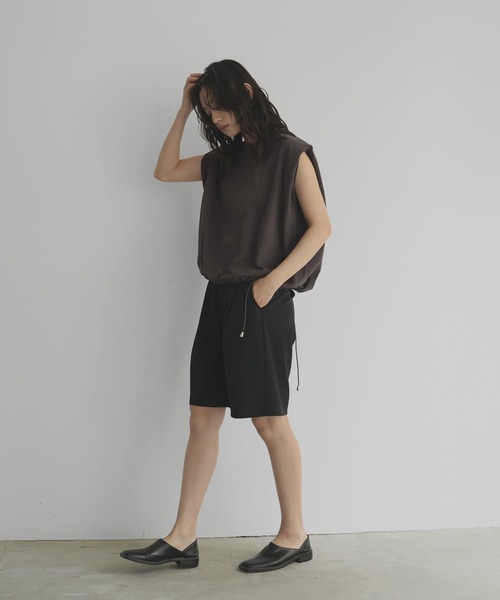 hellam(へラム)の「【販売終了】ドロストショルダータックTシャツ(Tシャツ/カットソー・レディース・チャコール/ブラウン/ブラック/オフホワイト・FREE)」の9枚目の写真